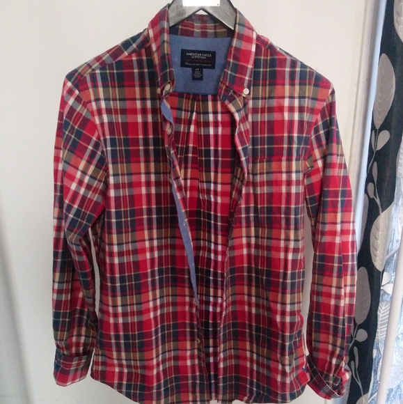 American Eagle Outfitters Other - 3/22$ American Eagle outfitters button down shirt